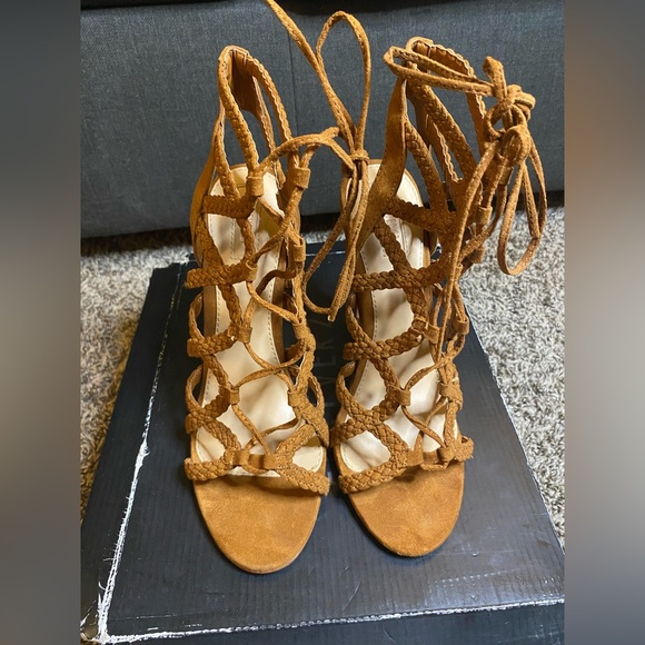 Heels - Picture 4 of 5